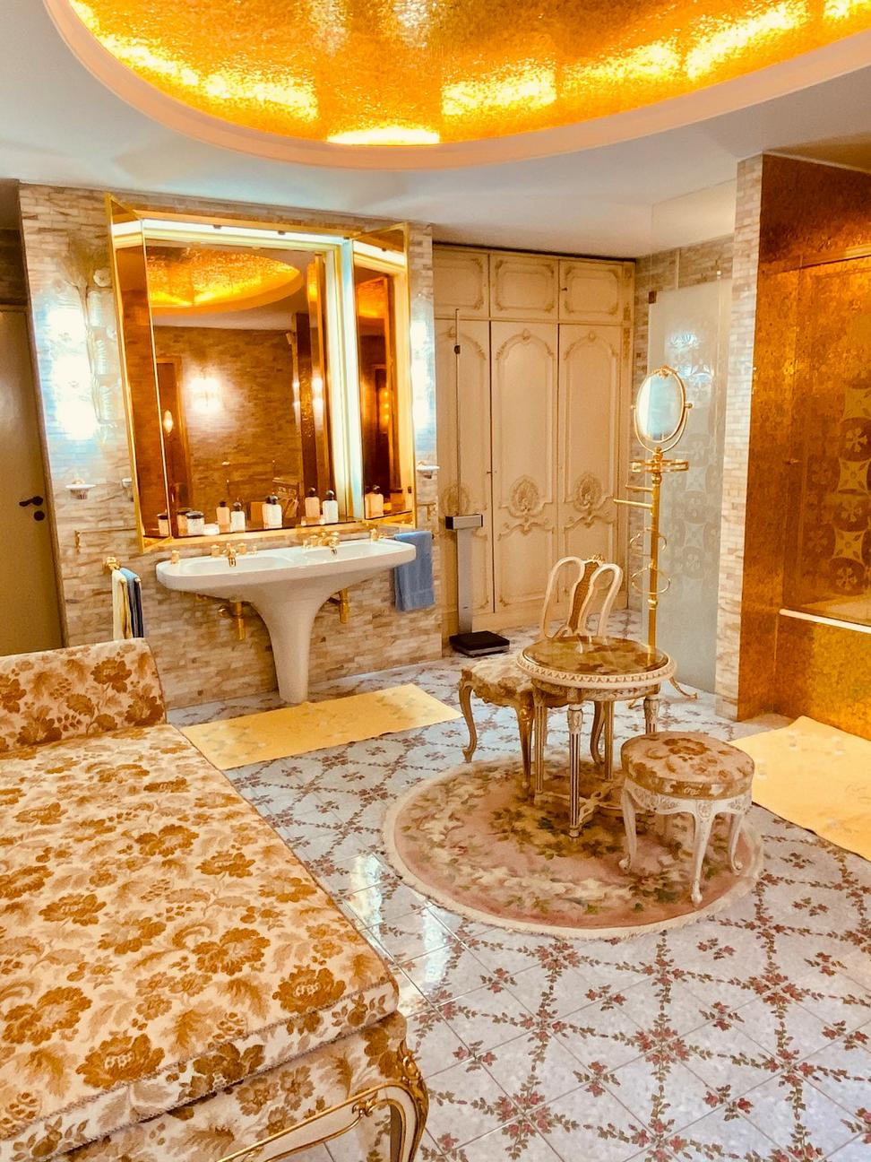 Deluxe King Suite